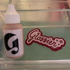 Glossier perfecting skin tint + sticker💋